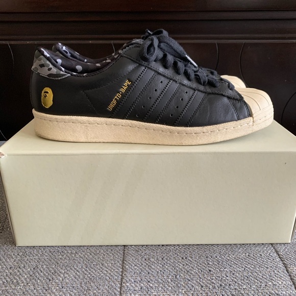 Adidas x BAPE x Undefeated Superstar - Picture 3 of 6